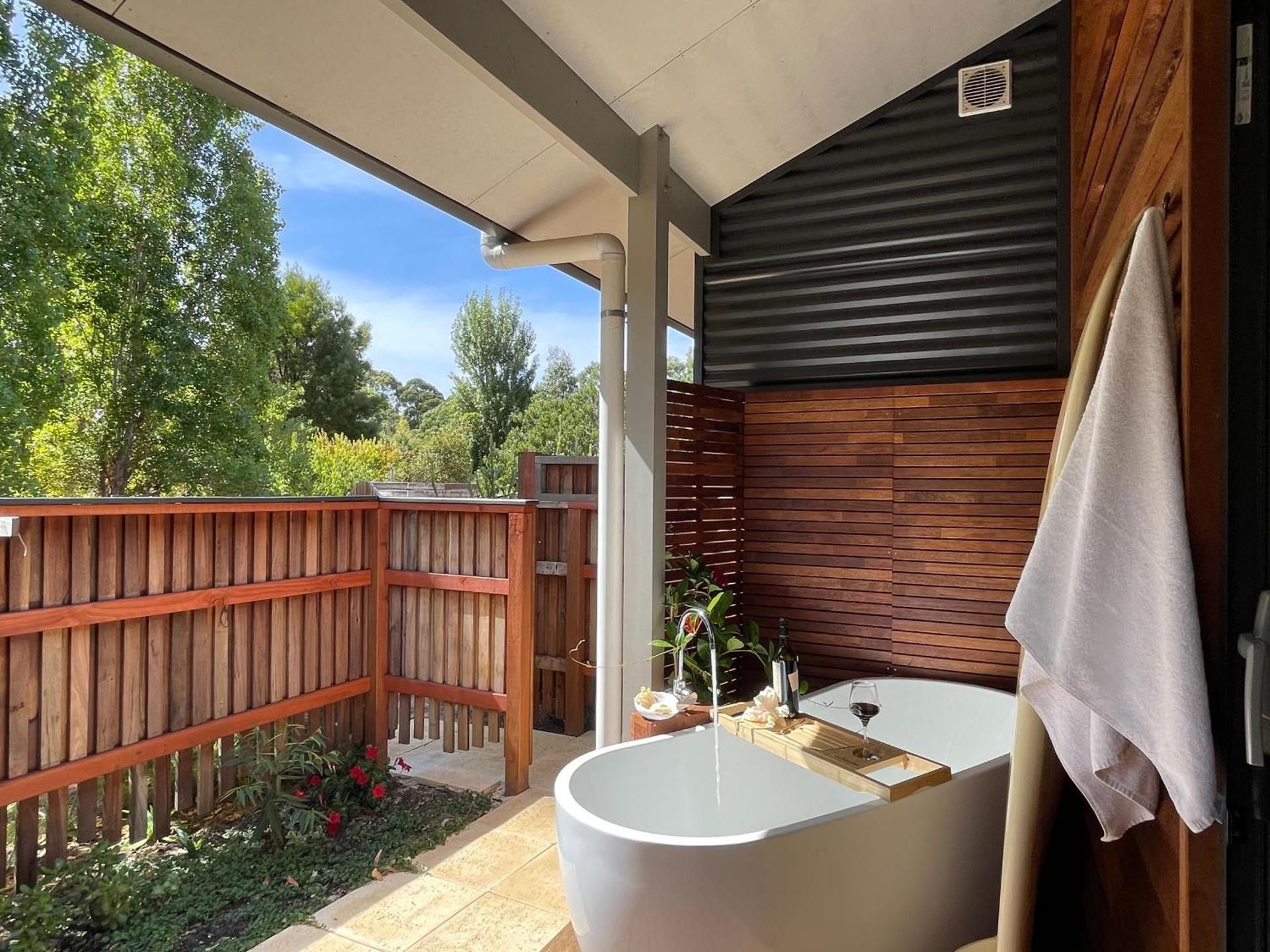 Queen Honeymoon Room