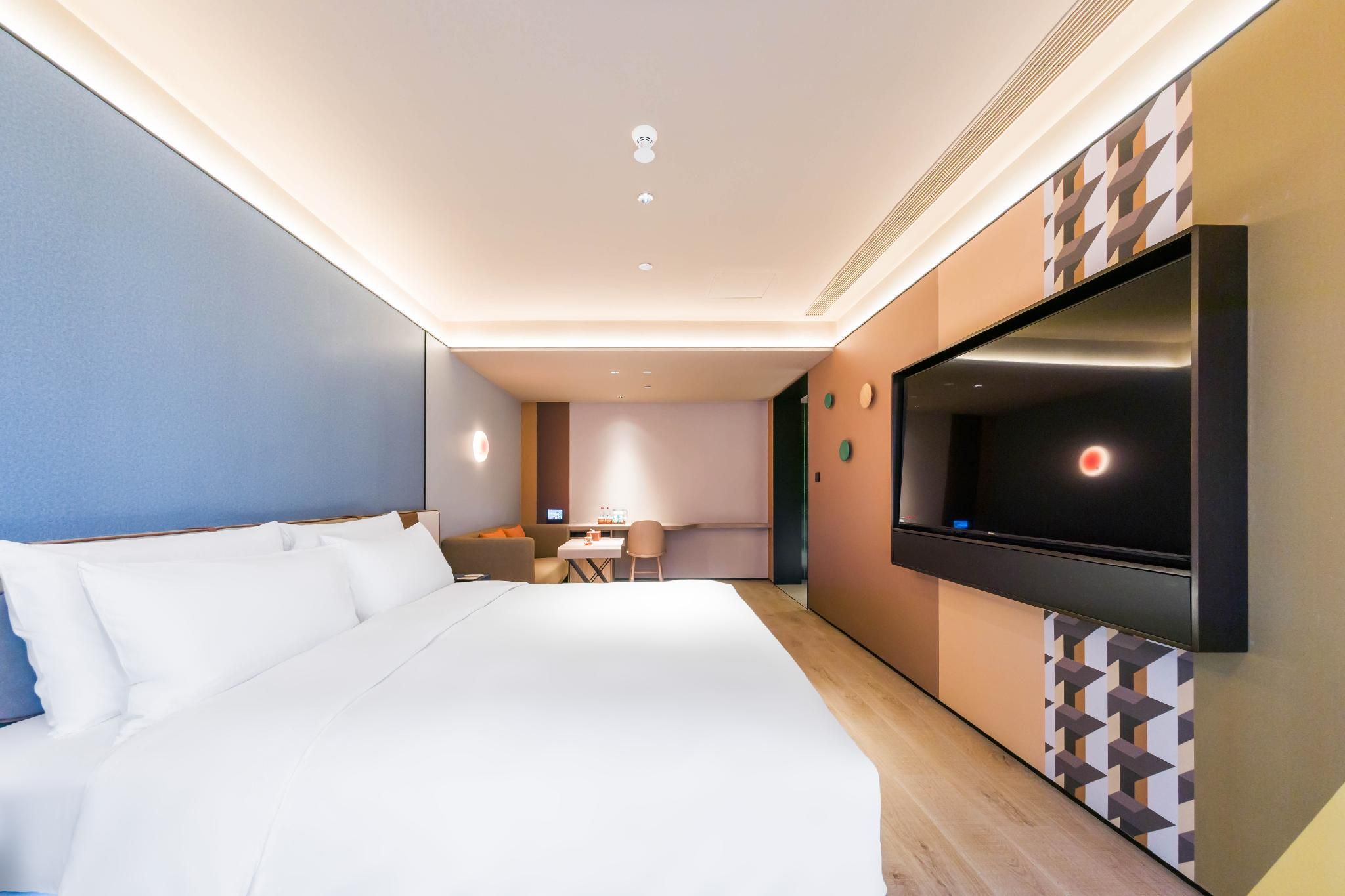Huazhu - California Sunshine Deluxe 1 Bed Room