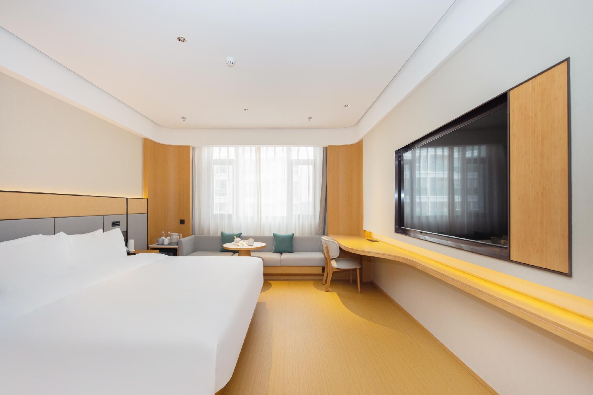 Huazhu - Deluxe Bed Room