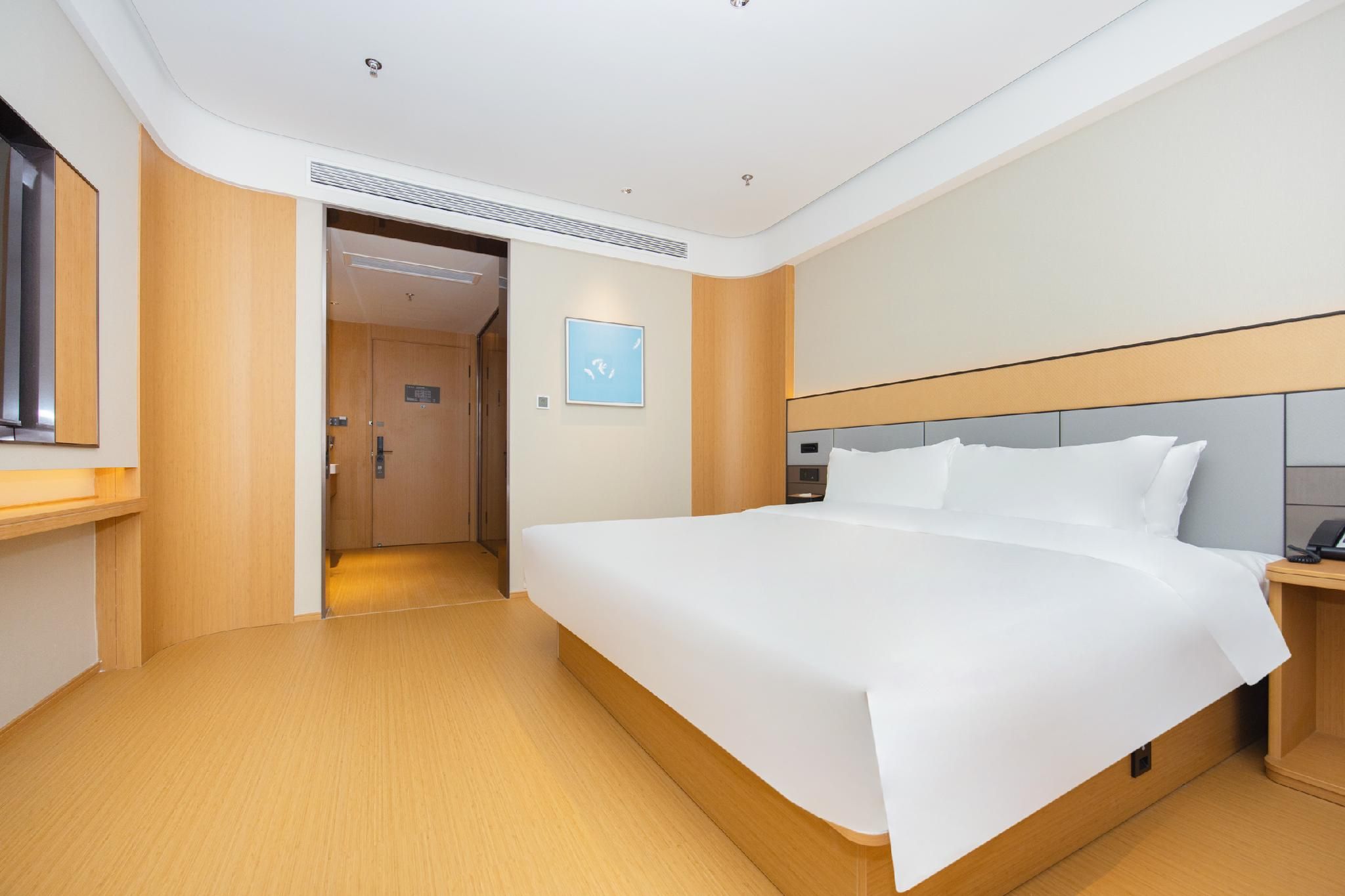 Huazhu - Deluxe Bed Room