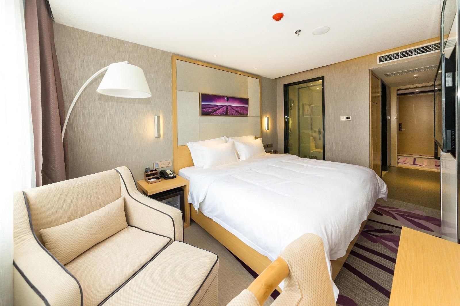Business Queen Room