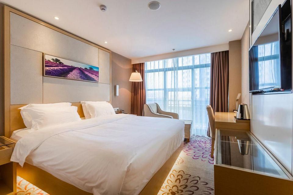 Business Queen Room