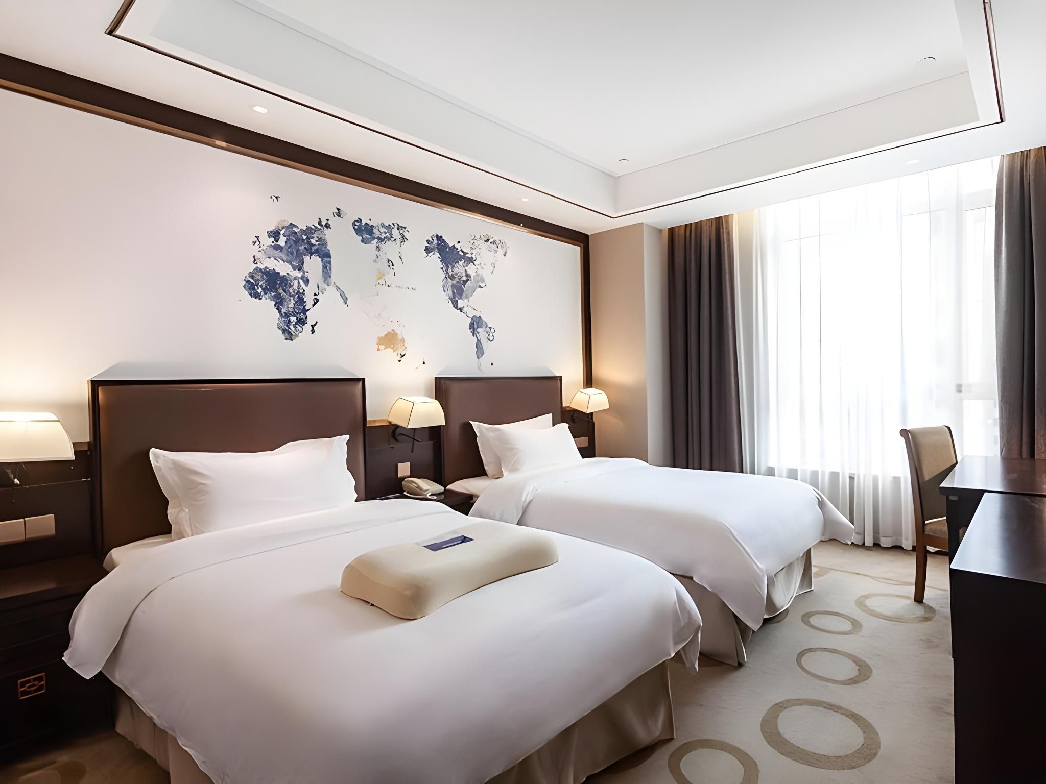 Kyriad KY Suite Room