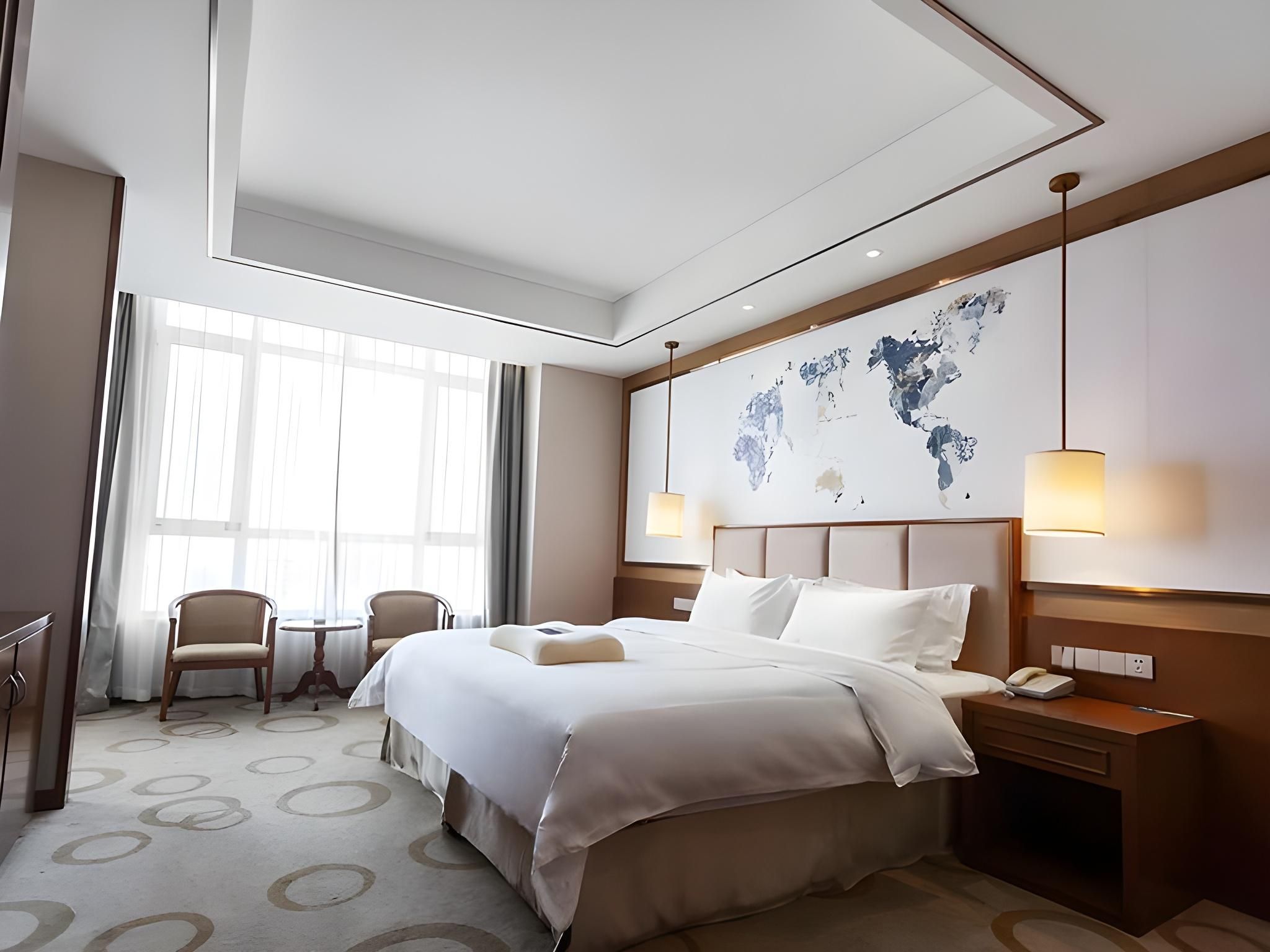 Queen Room with View