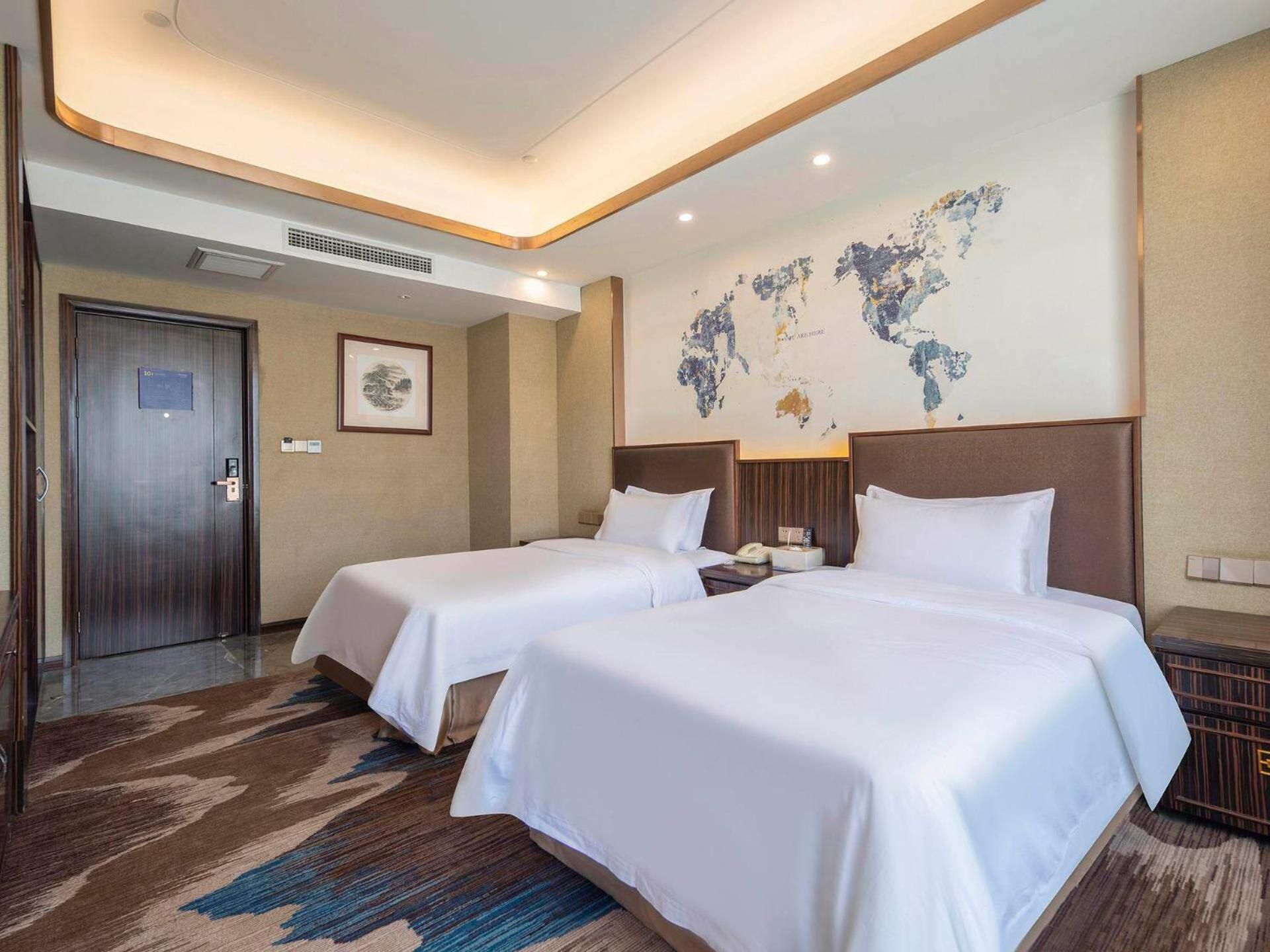 Superior Twin Room With View