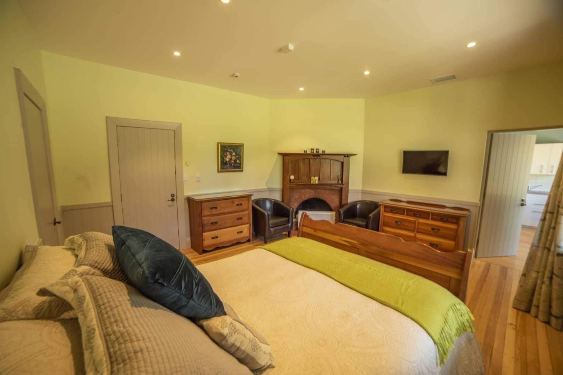 Standard Double Suite