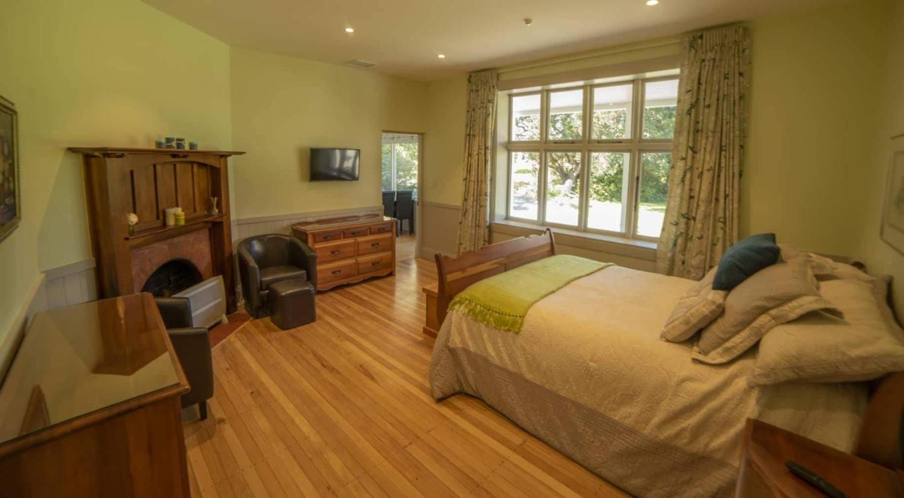 Standard Double Suite