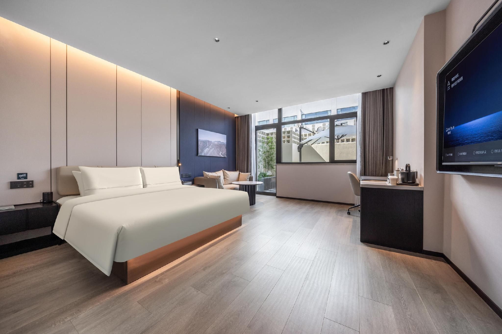 Premier 1 Bed Room with Courtyard