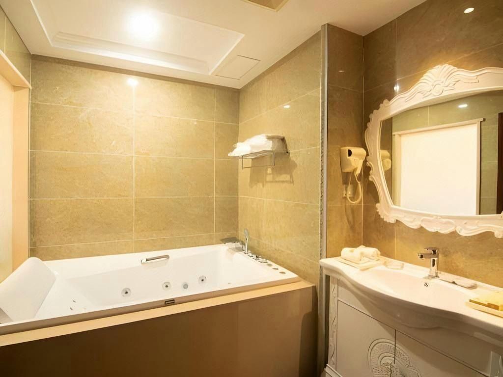 Business Suite A