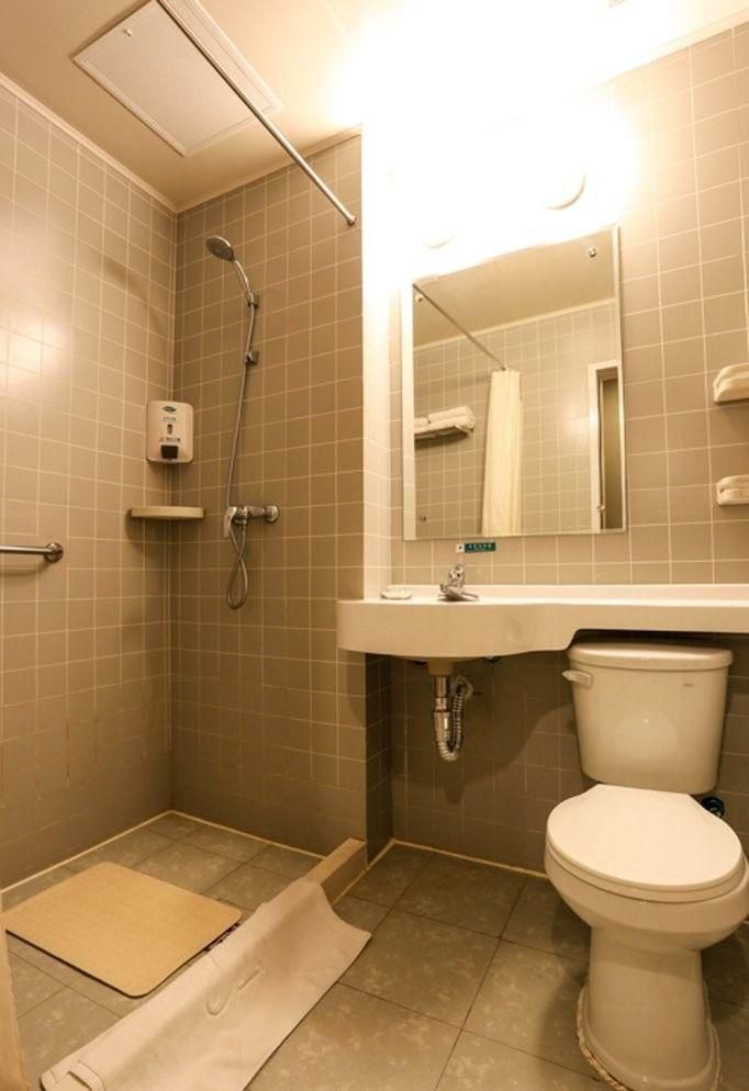 Business Standard Room C