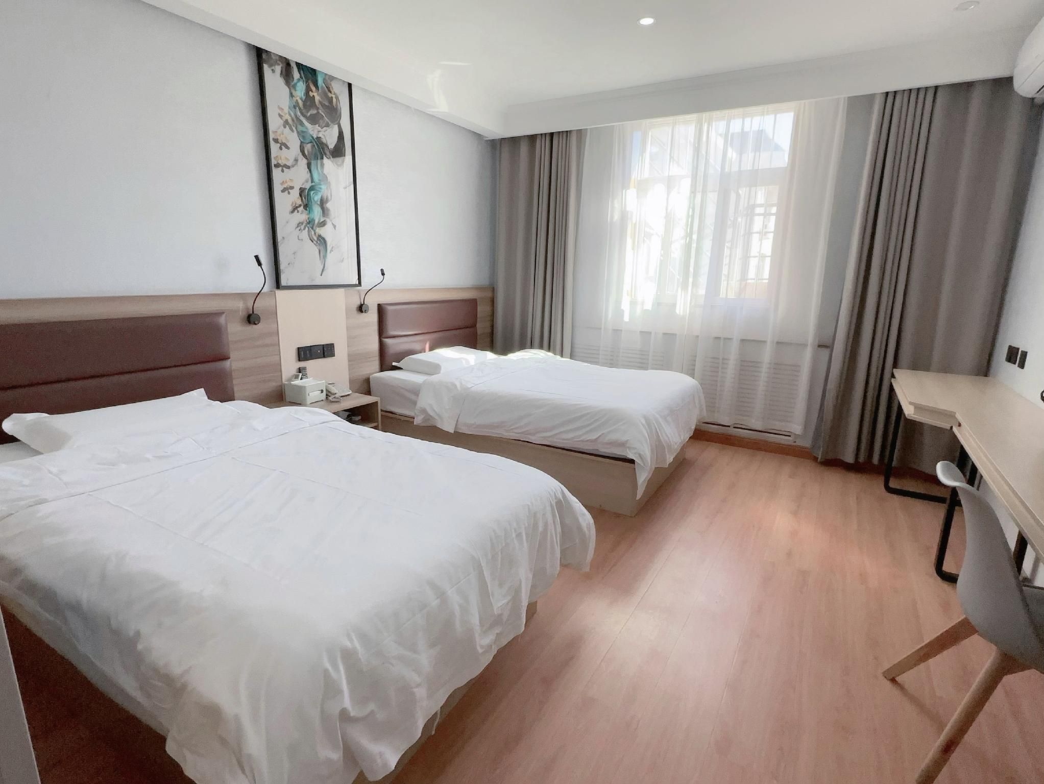2 Bed Twin Superior Room