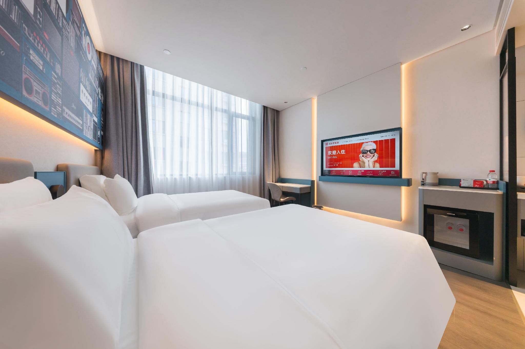 Twin Bed Room