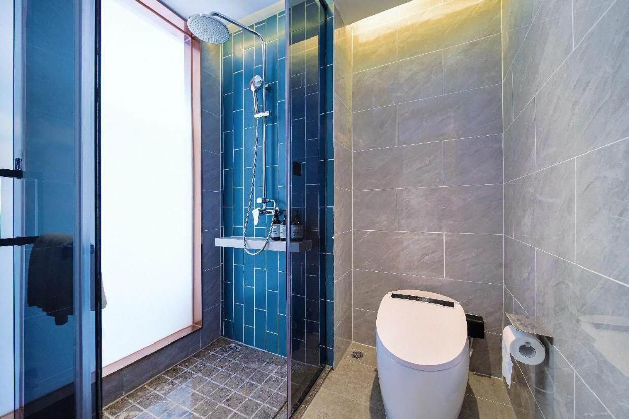 Digital Double Room