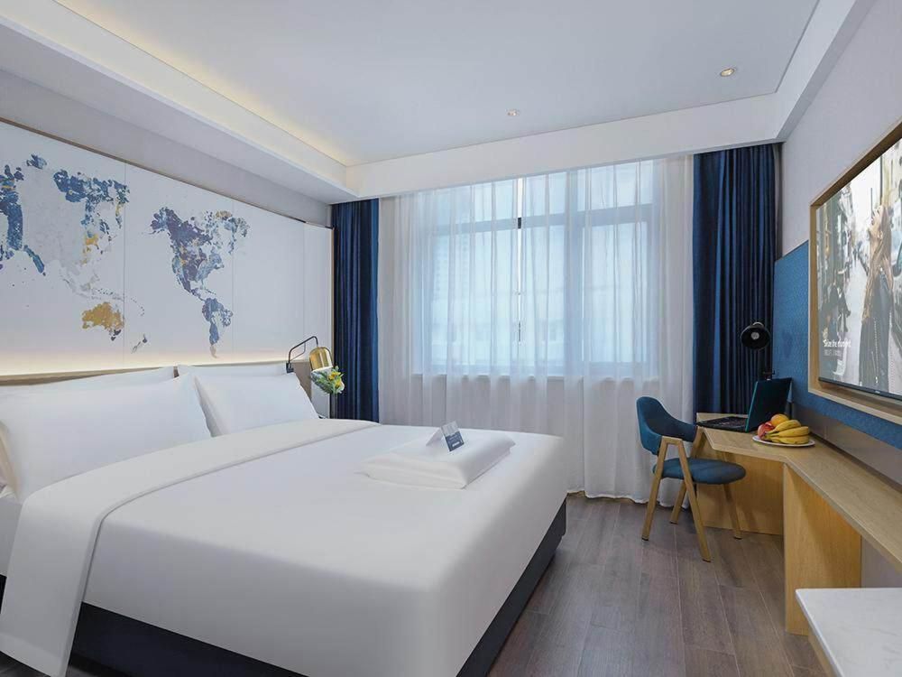 Digital Double Room