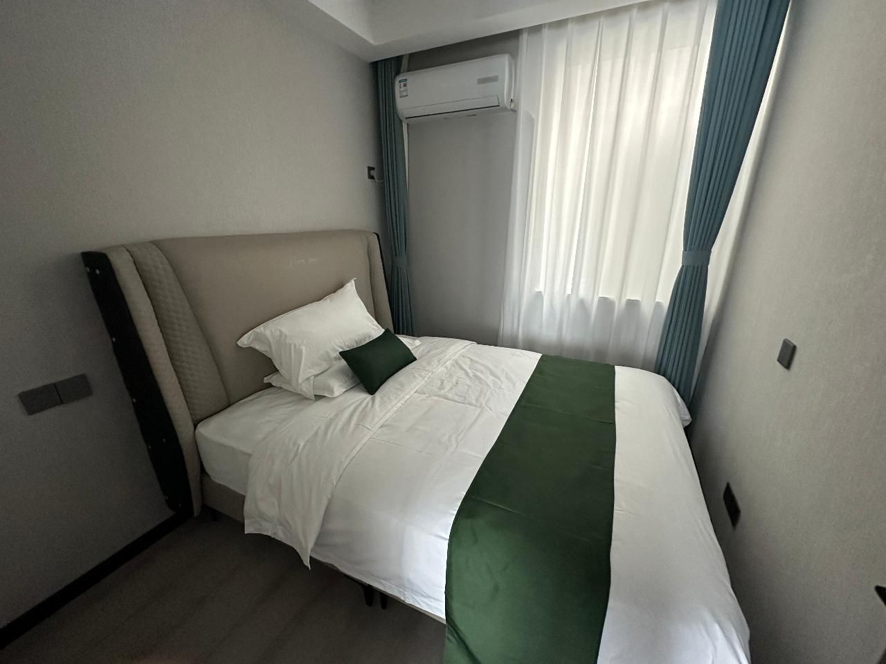 Dossen - Deluxe Bed Room
