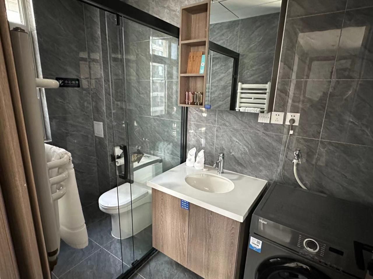 Dossen - Executive Suite