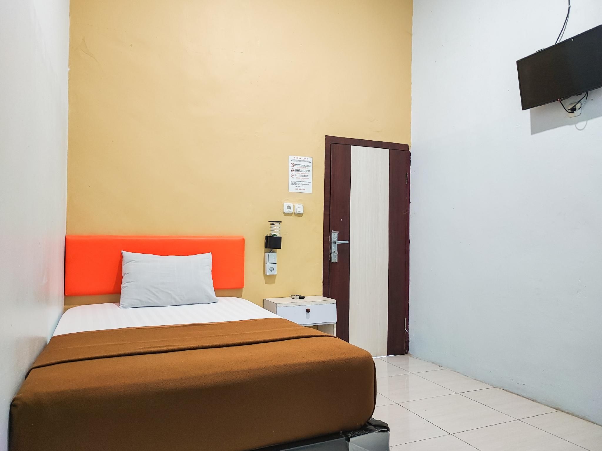 RedDoorz Room