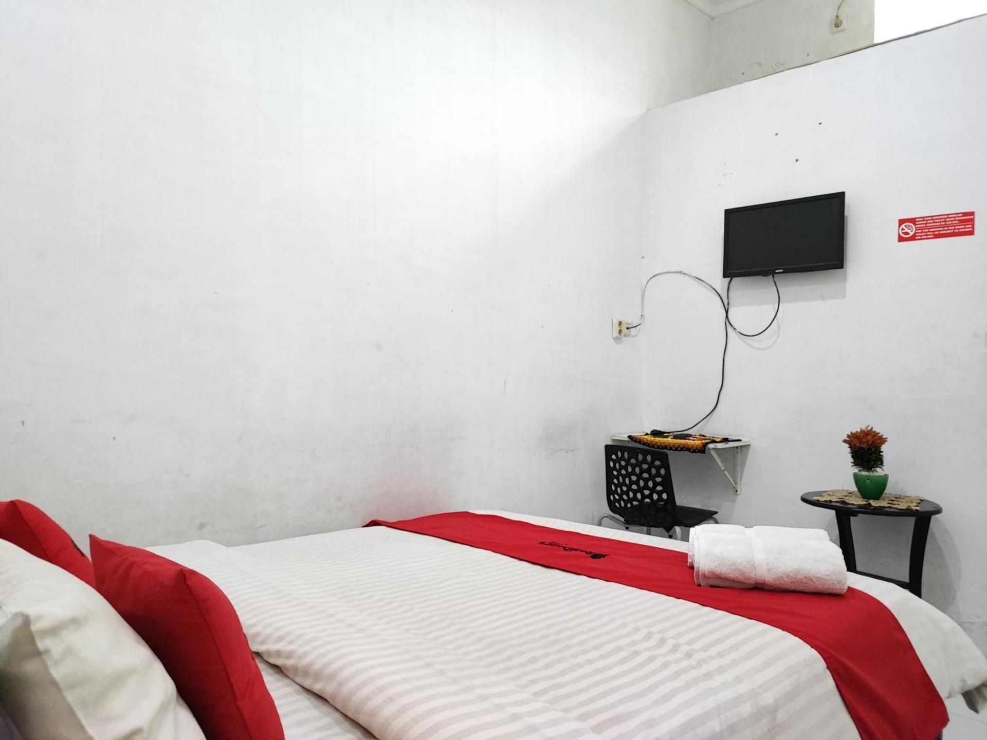 RedDoorz Room