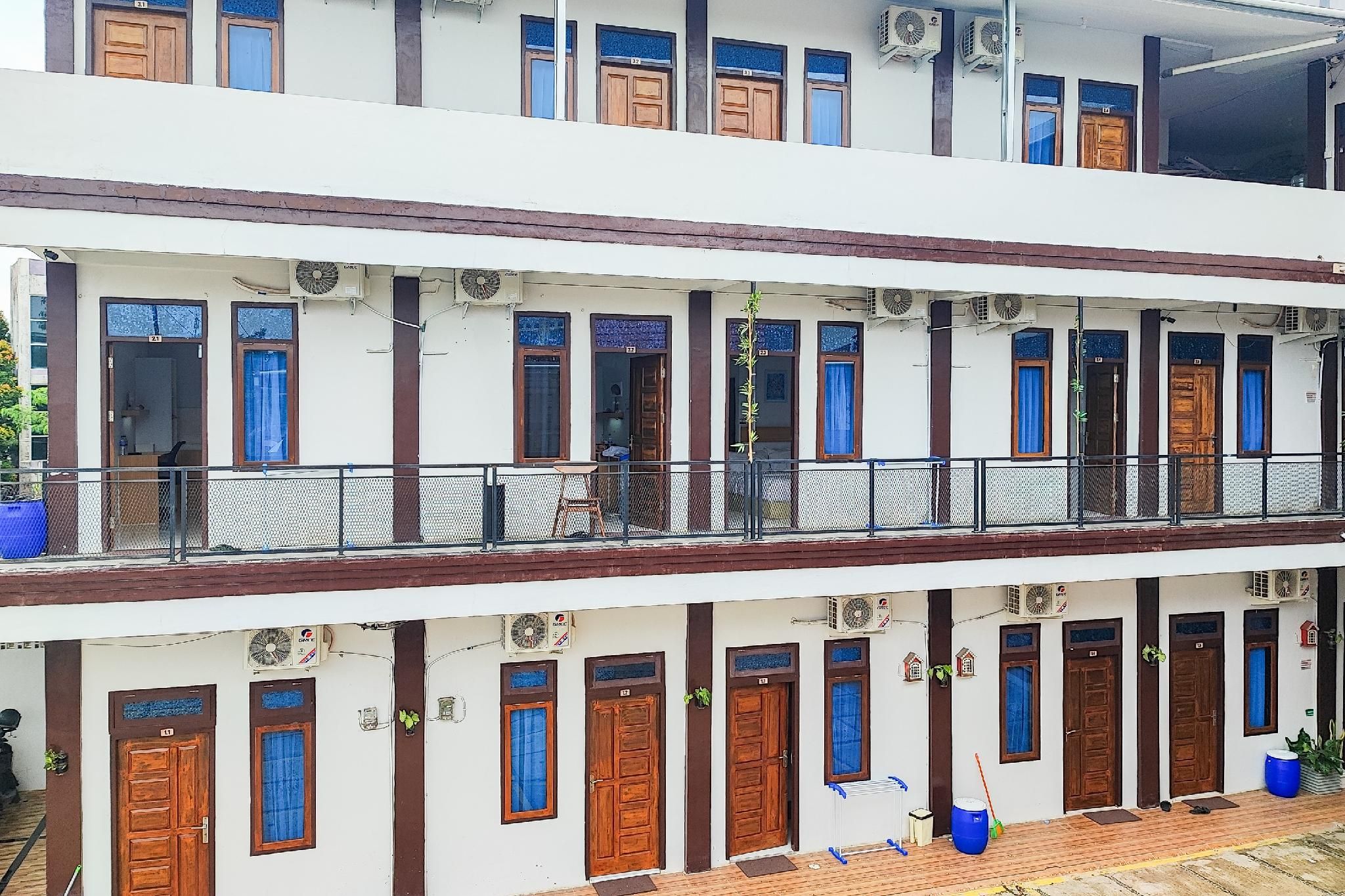 Urbanview Hotel Syariah @ Waskita Residence Telanaipura