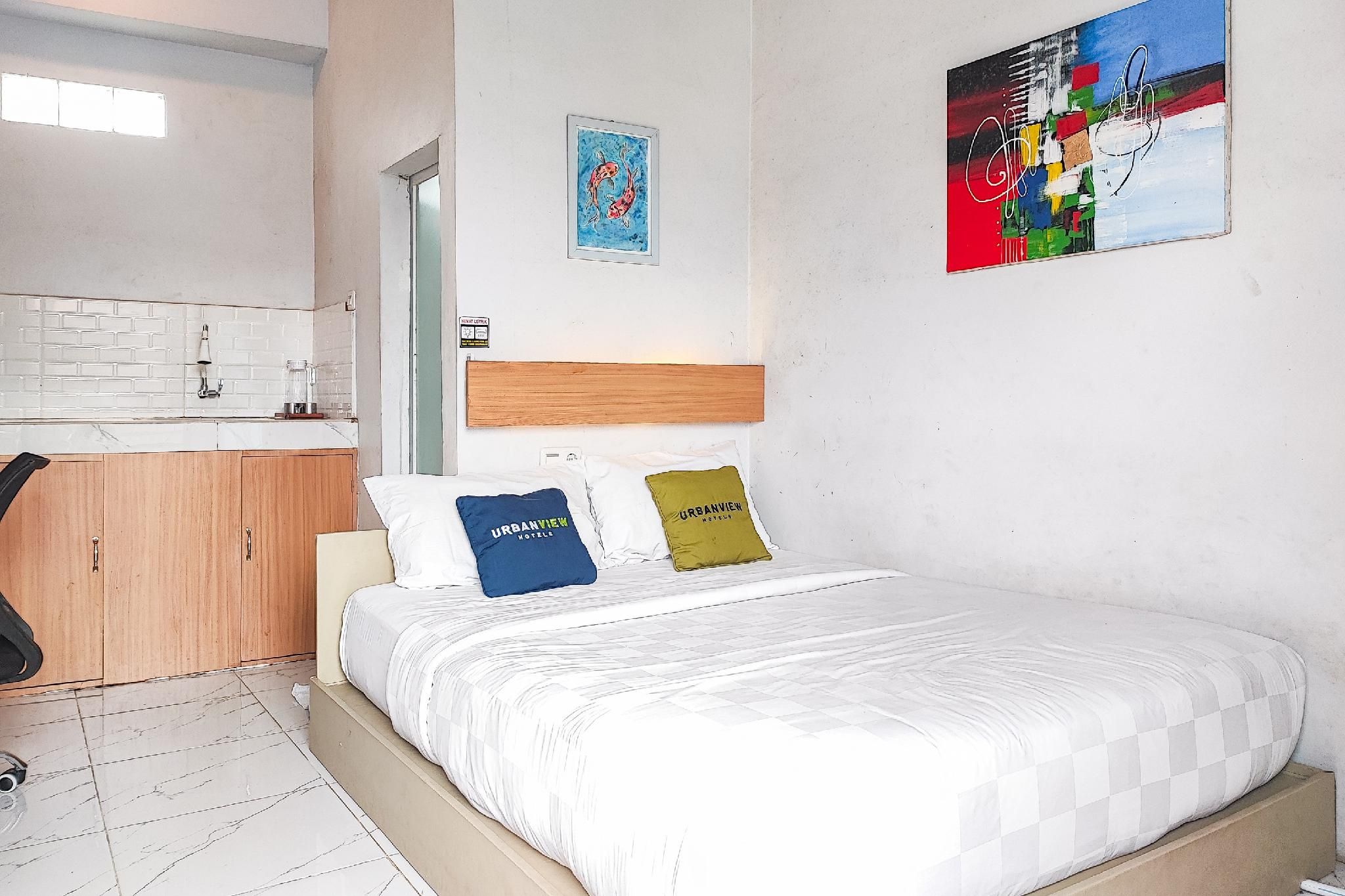 Urbanview Hotel Syariah @ Waskita Residence Telanaipura Superior Room 2