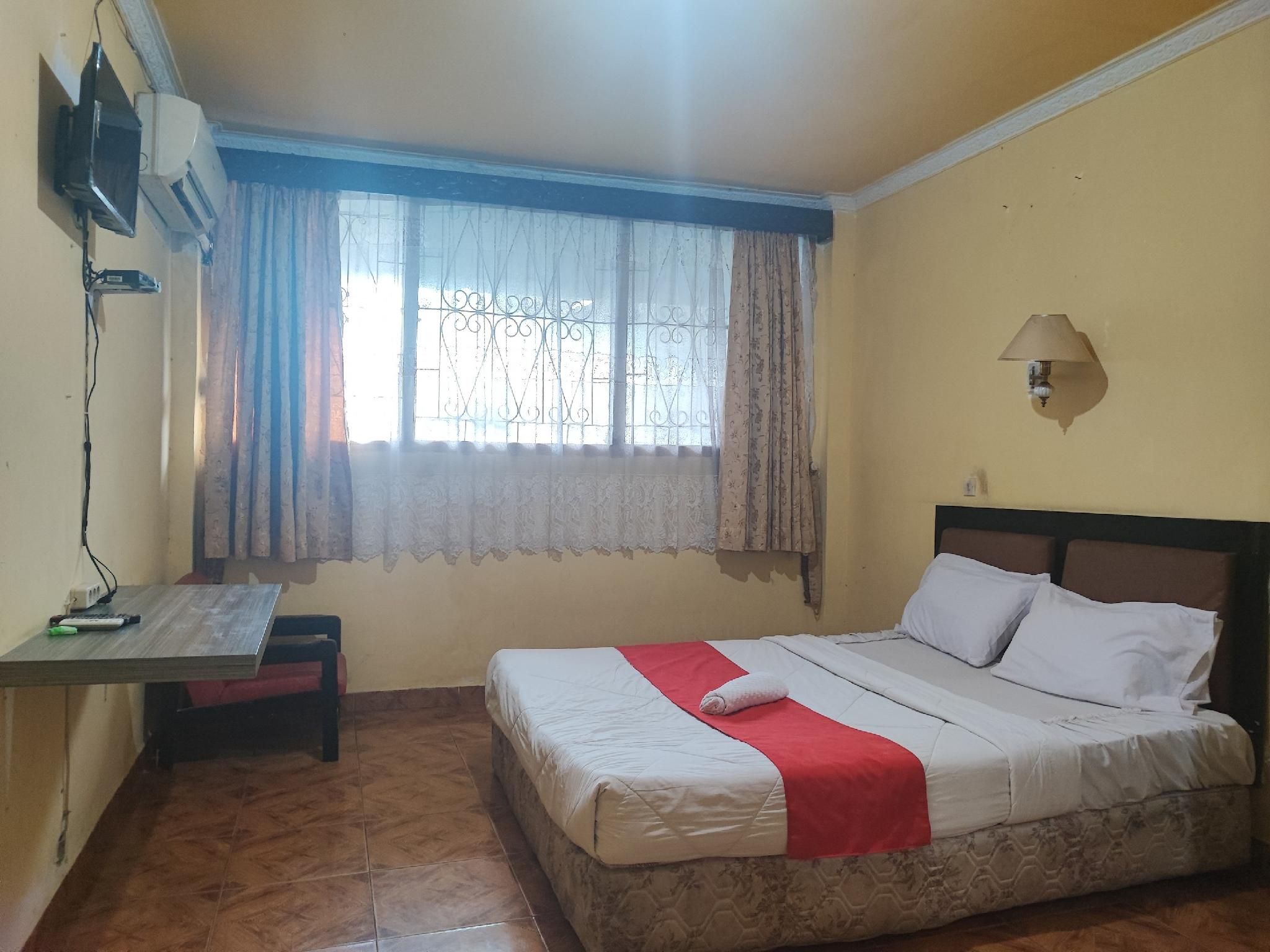 RedDoorz Room