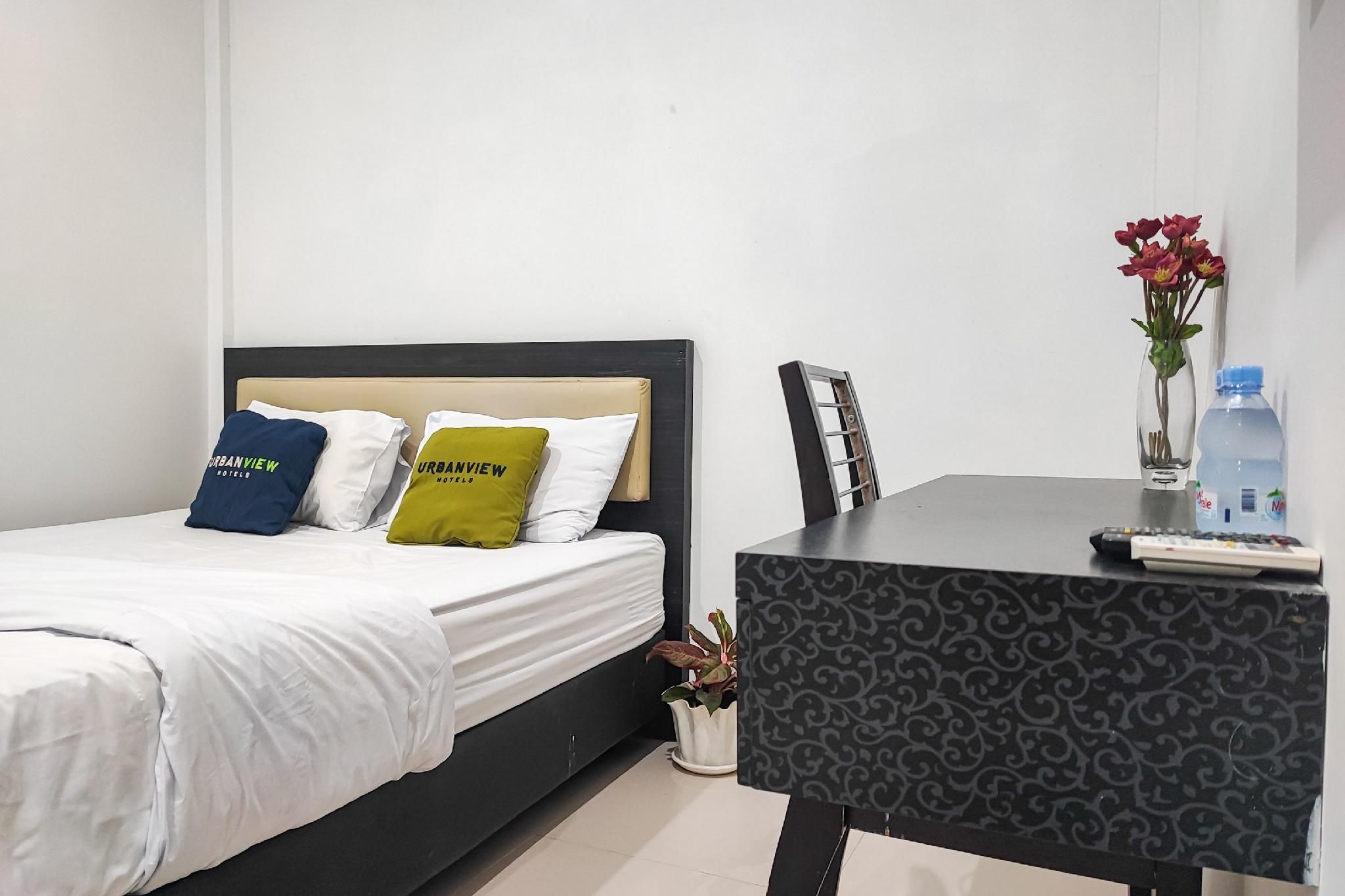 Urbanview Hotel Syariah near RSIA Annisa Jelutung Jambi Standard Room 2