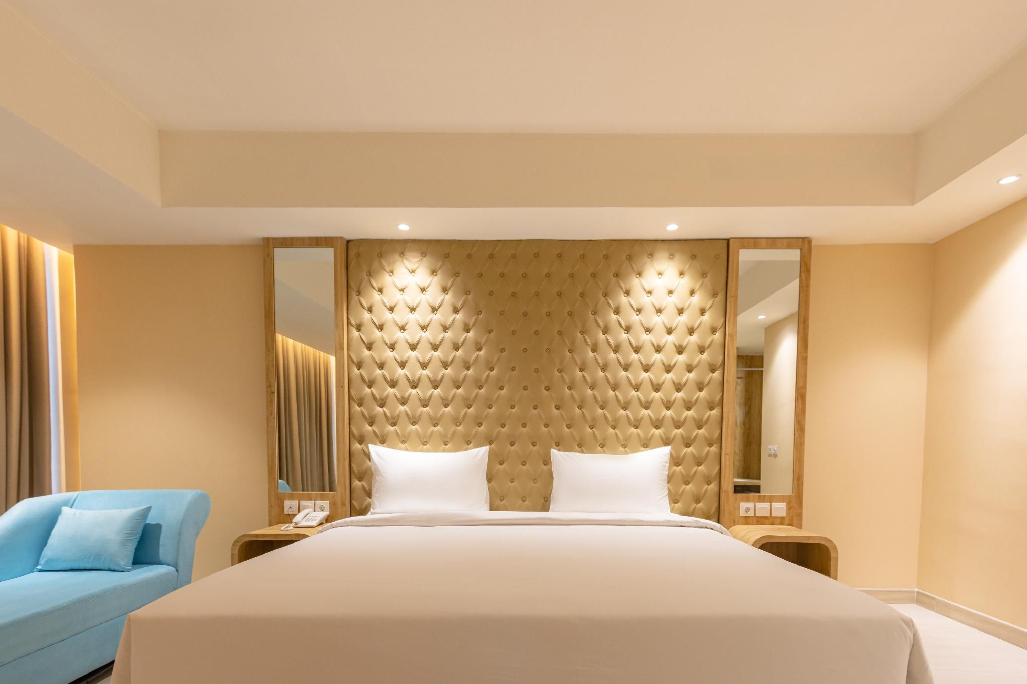 Grand Makmur Hotel Jambi Junior Suite - Non-Smoking 3