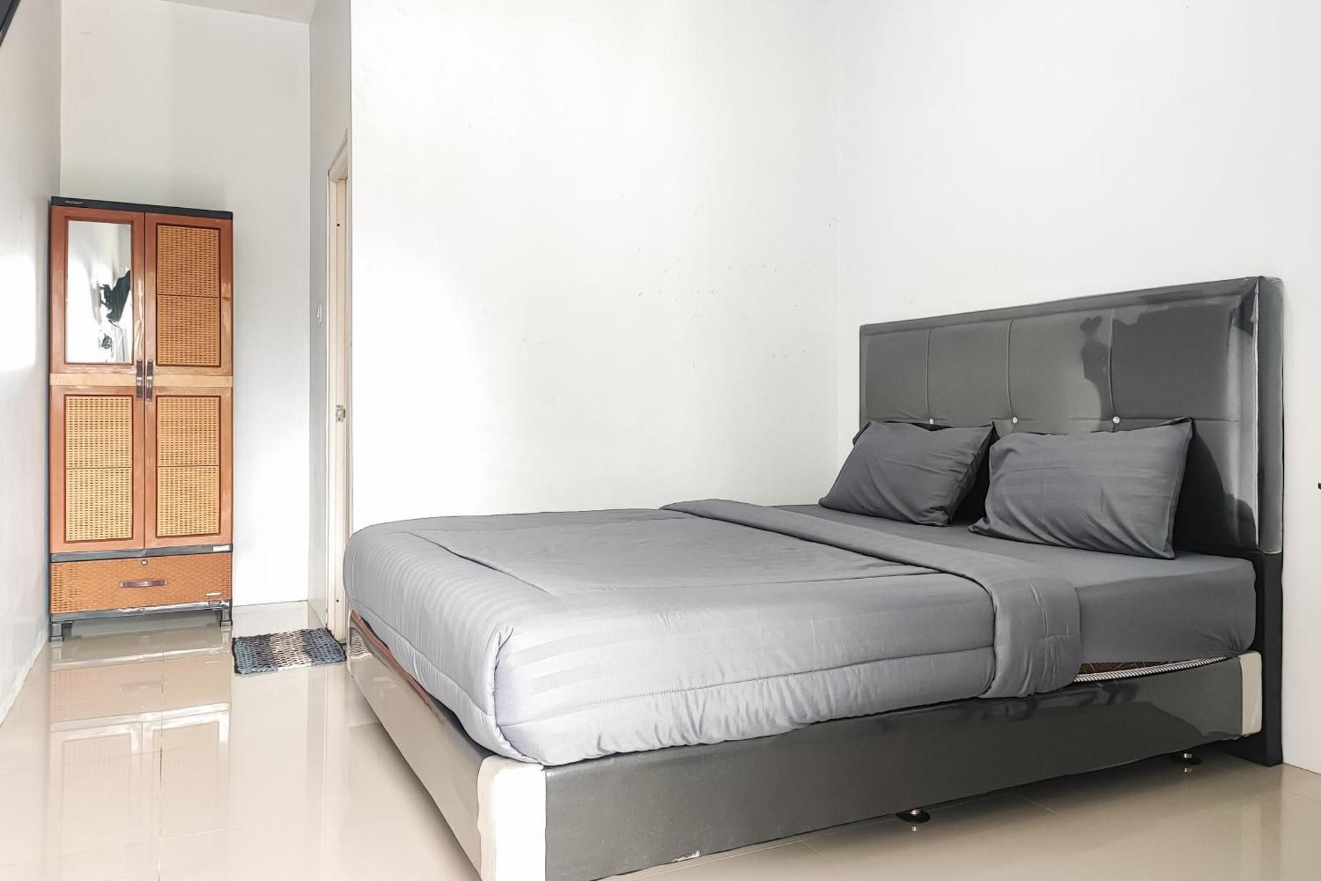 RedDoorz Room