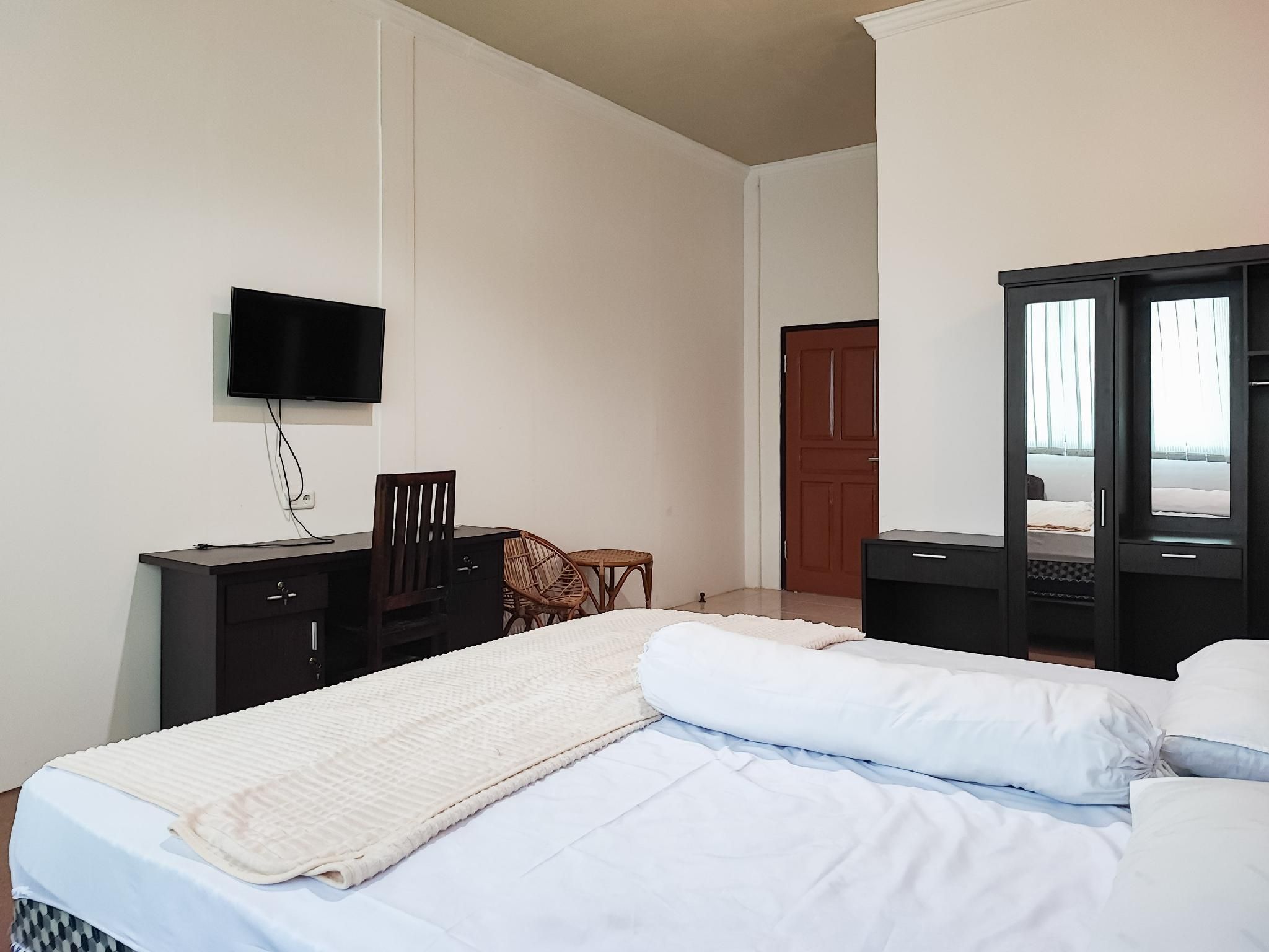 RedDoorz Plus Syariah near Simpang Rimbo Jambi Superior Room 3