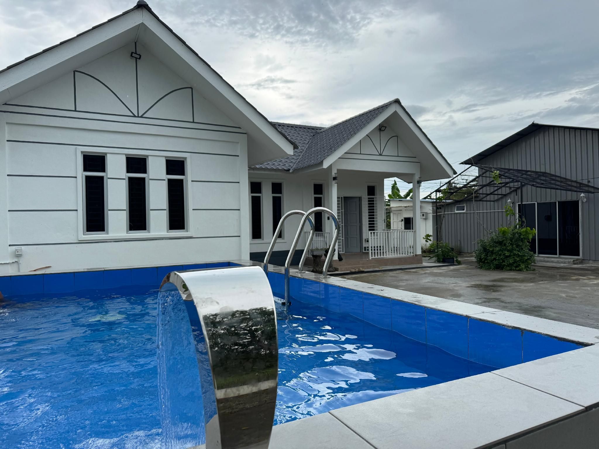 Paddy Field White House