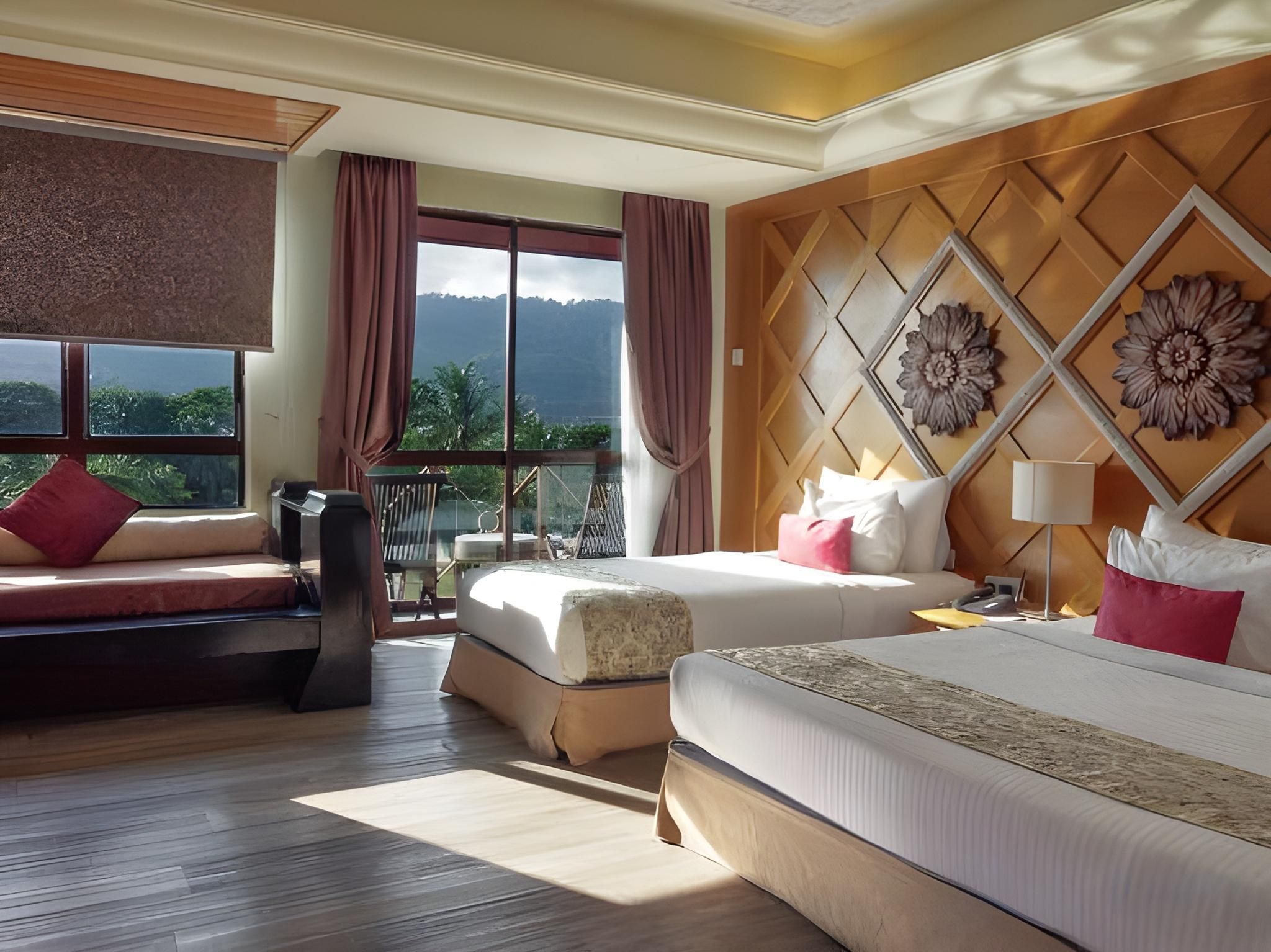 Family Room with Sea View