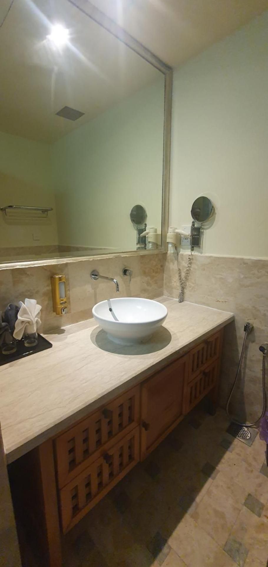 Deluxe Room (2 Adults + 1 Child)