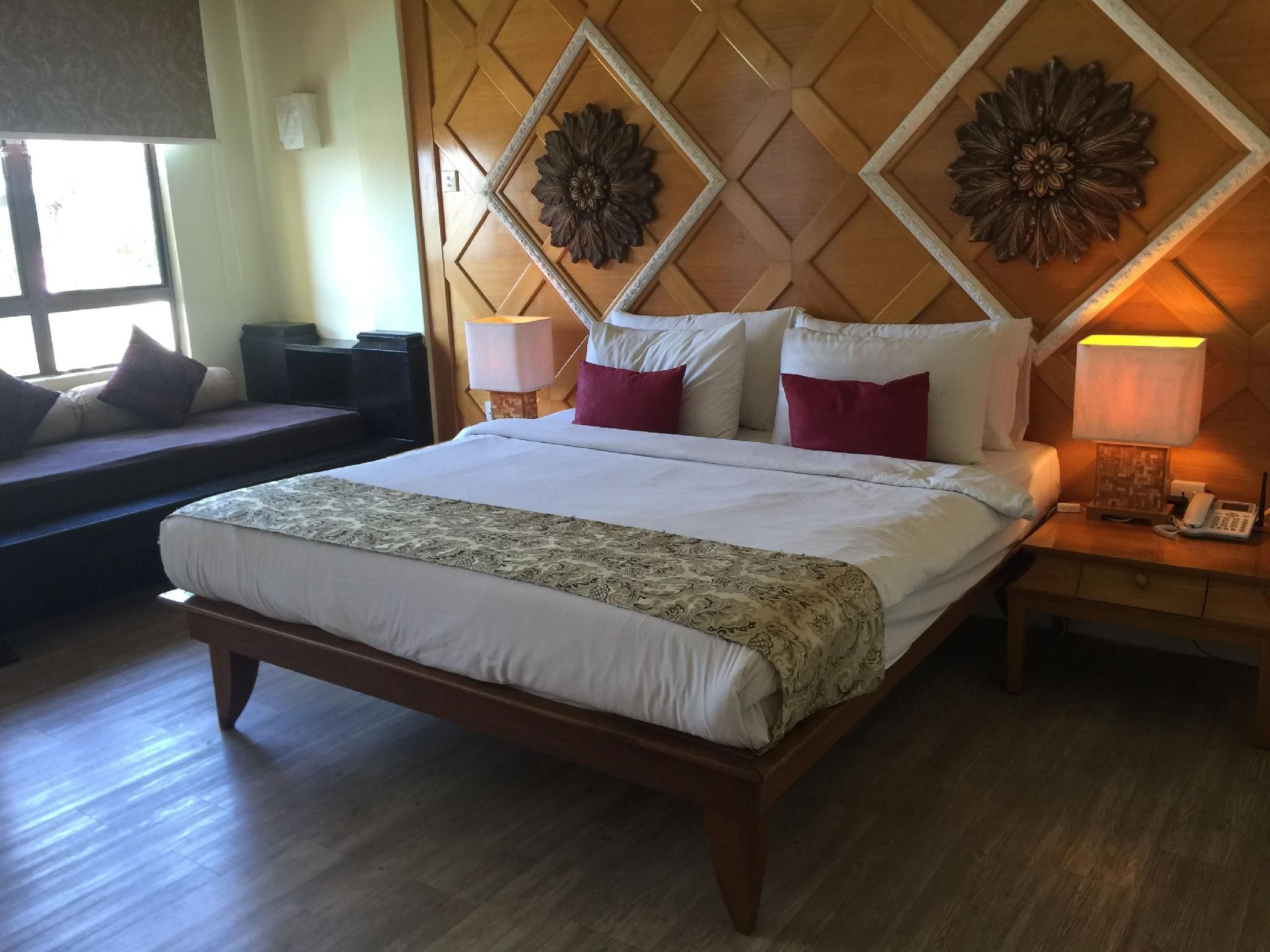 Deluxe Garden View Room