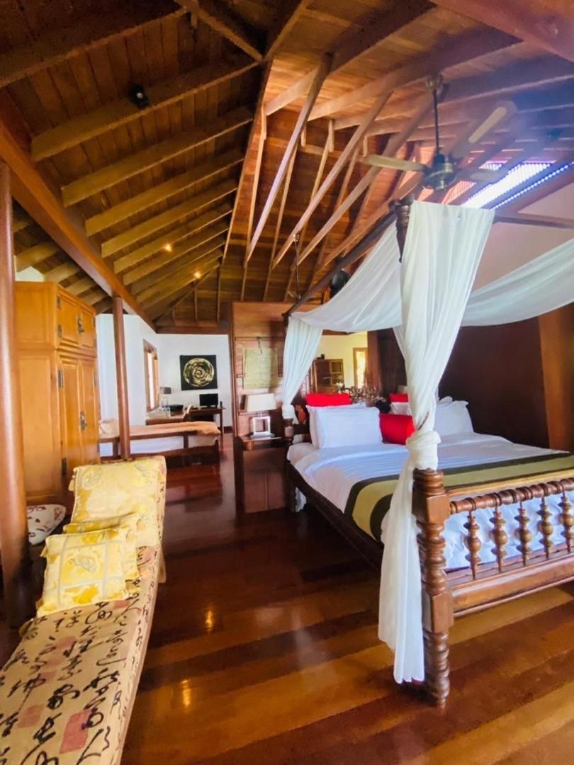 Deluxe Family Suite