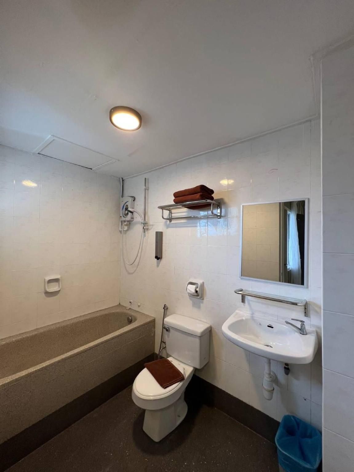 Pool Access 2 Bed Rooms Suite with Living area and Balcony