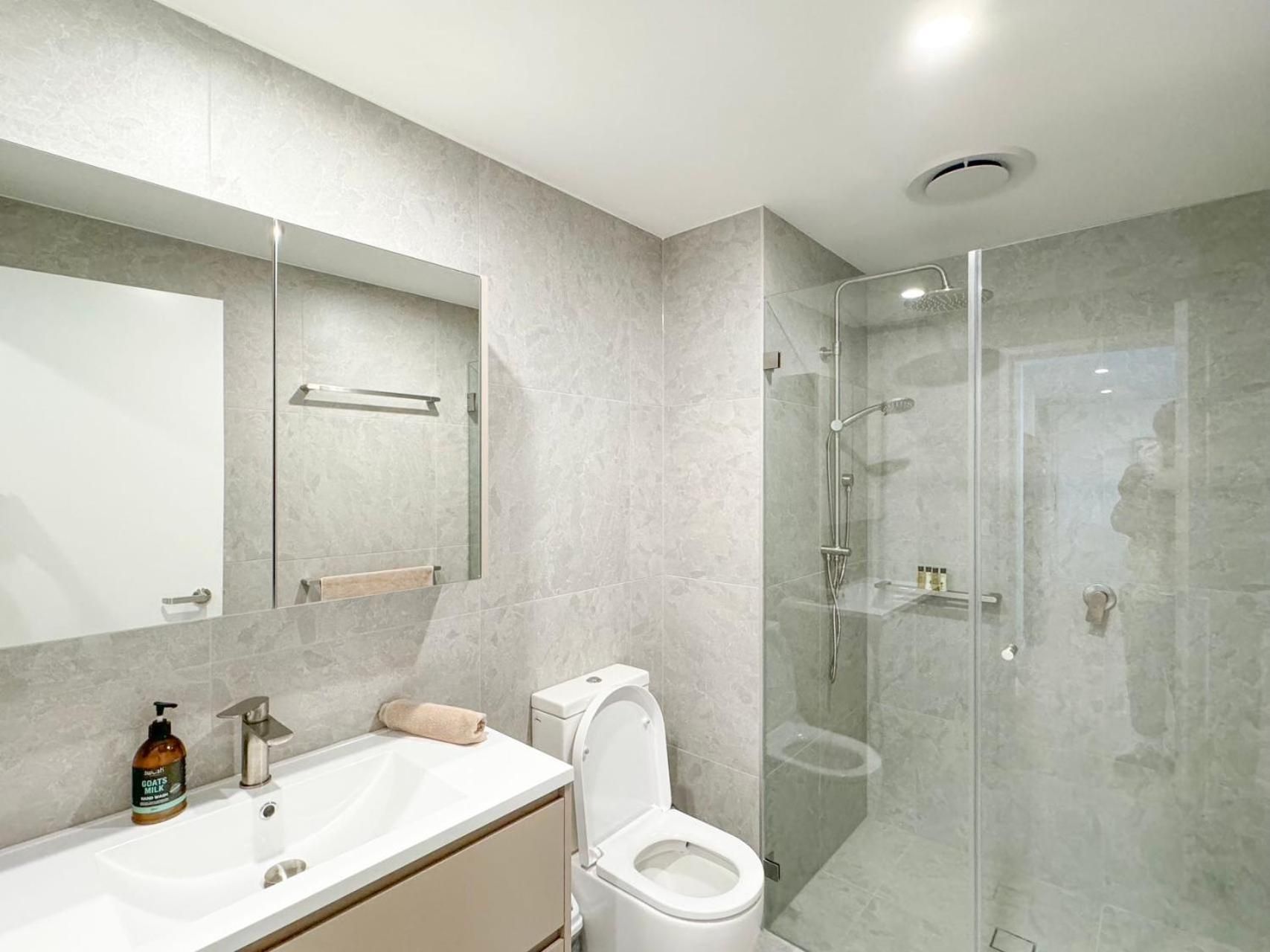 One-Bedroom Apartment with Balcony