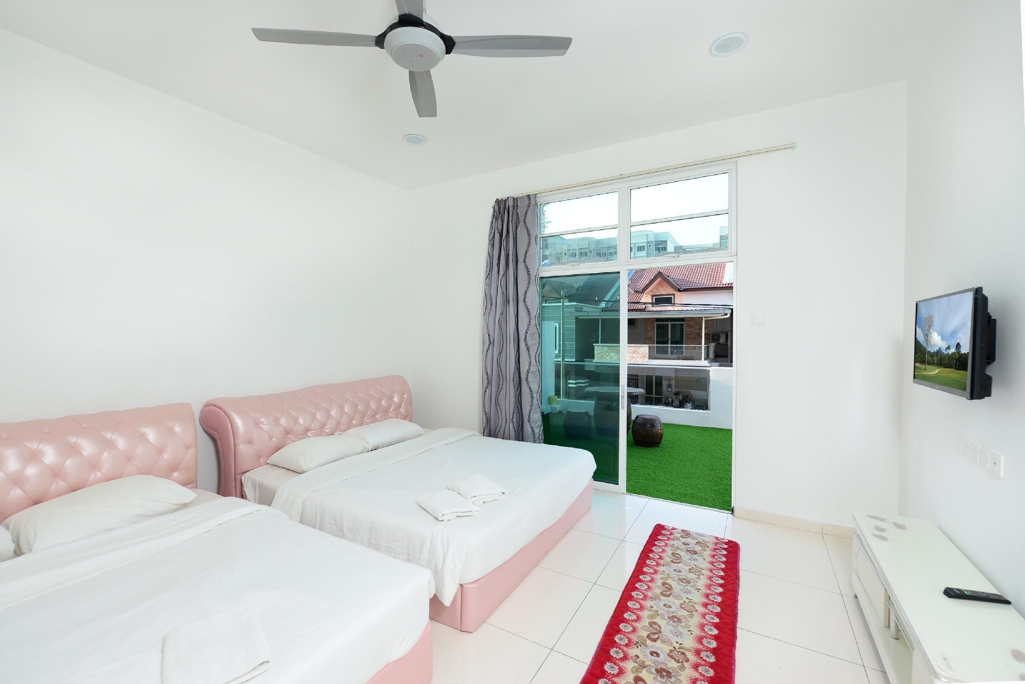 Simfoni Vacation Home 4 Bedroom House 