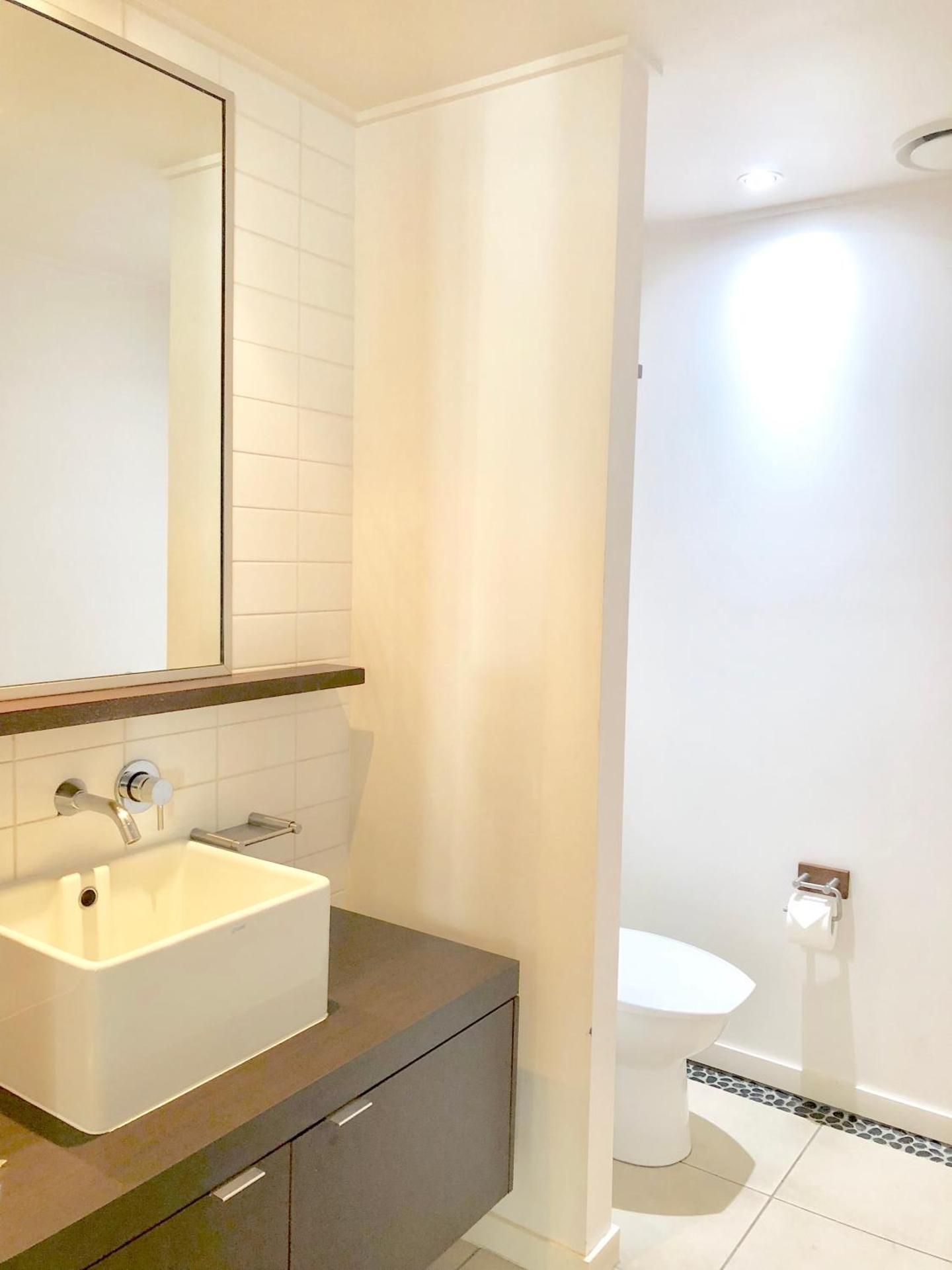 One-Bedroom Apartment (213)