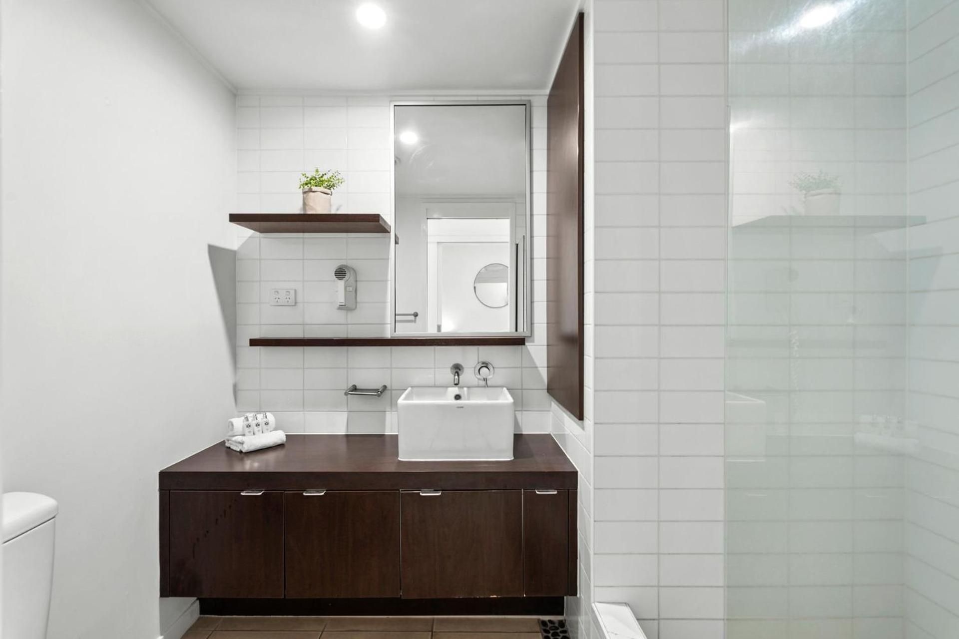 Family Three-Bedroom Apartment (230)