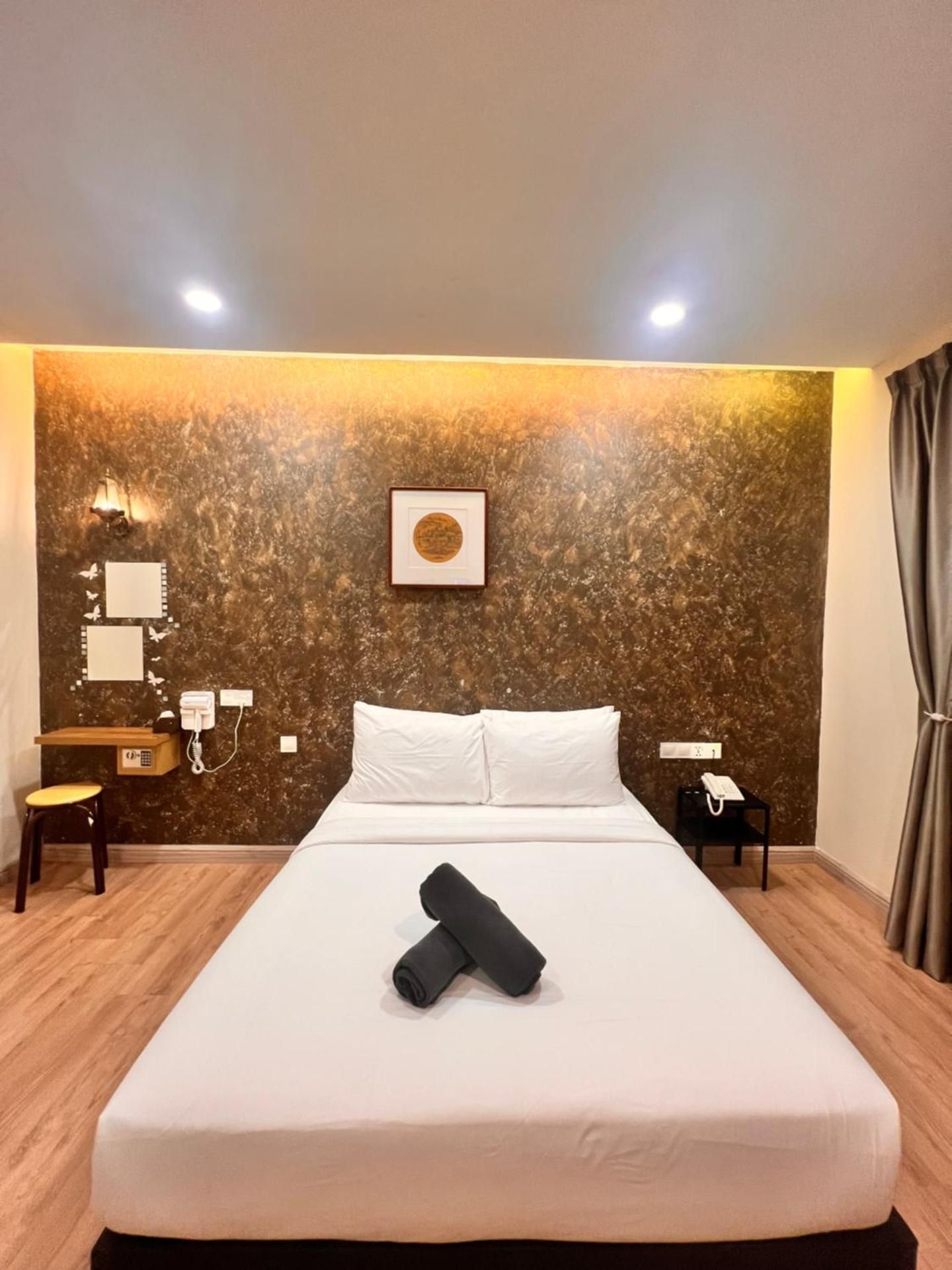 SIM VINTAGE VILLA LANGKAWI Queen Bed Room