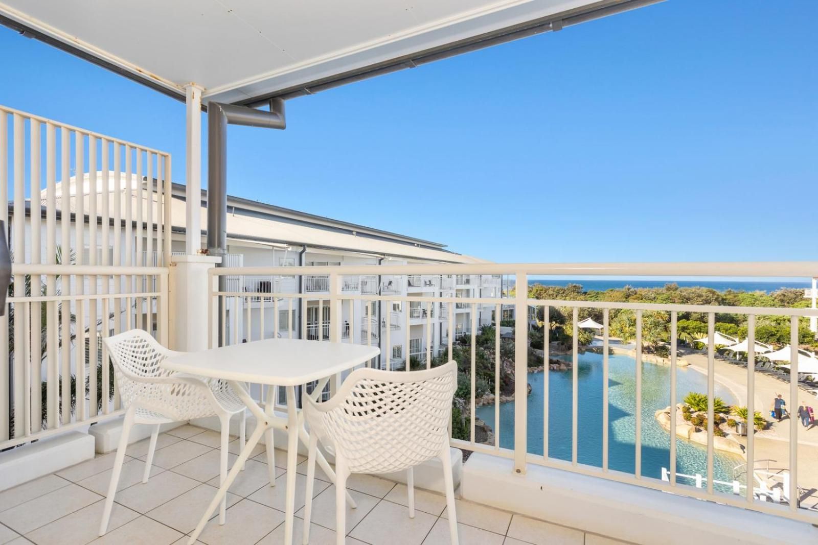 Studio Hotel with Ocean View – King or Twin