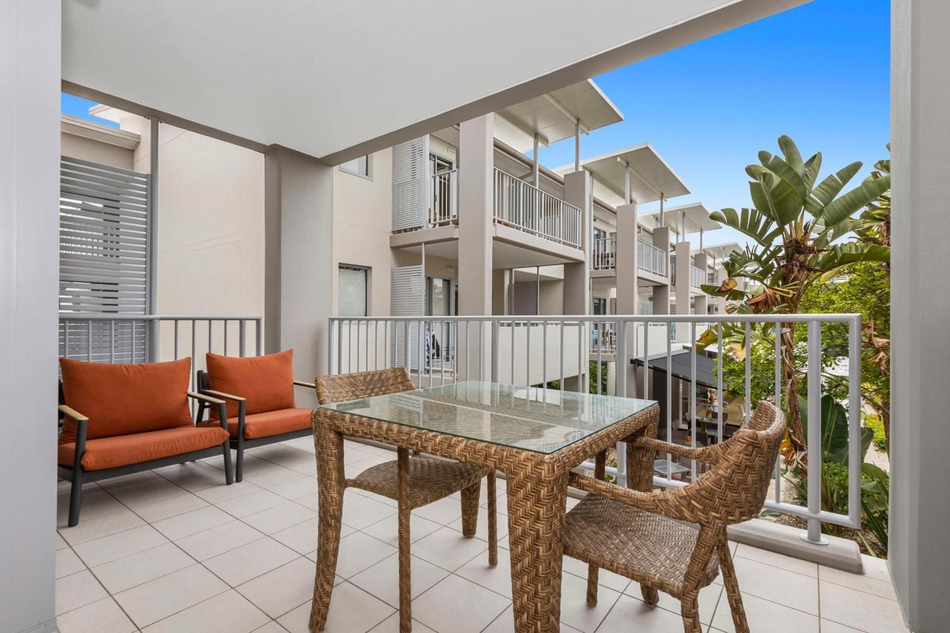 One Bedroom Spa Suite with Pool View