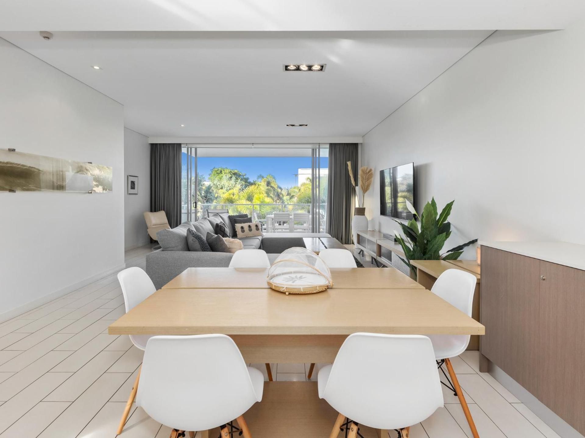 Two-Bedroom Apartment with Pool View (1202)