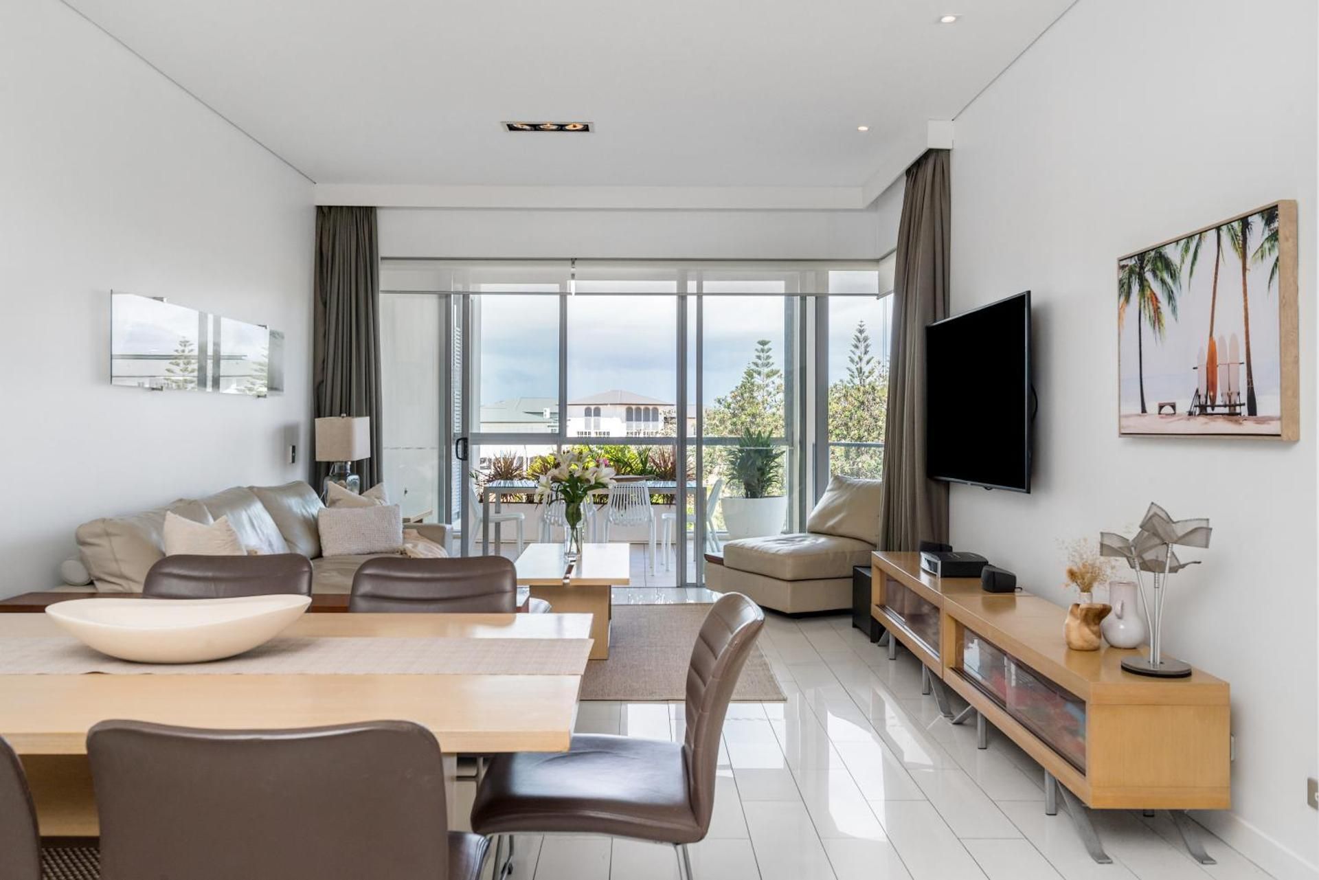 Two-bedroom Park View Apartment (1206)