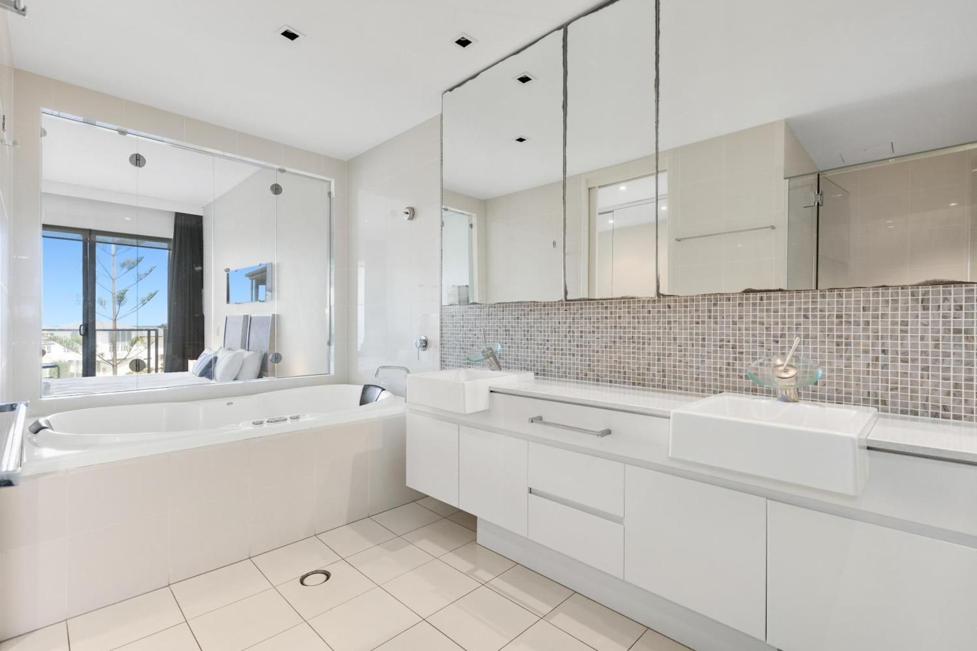 Three-Bedroom Apartment with Garden View (1310)