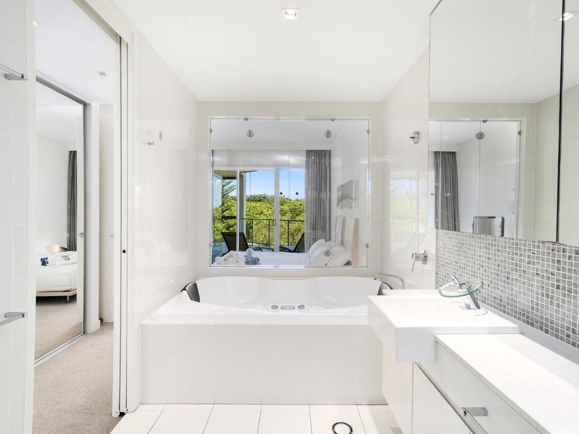 Two-bedroom Park View Apartment (1220)
