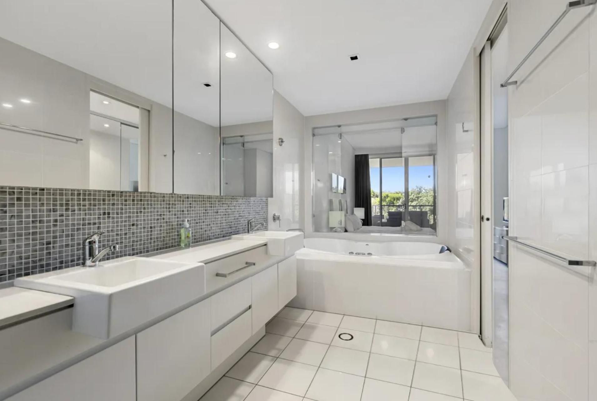 Three-Bedroom Apartment (1224)