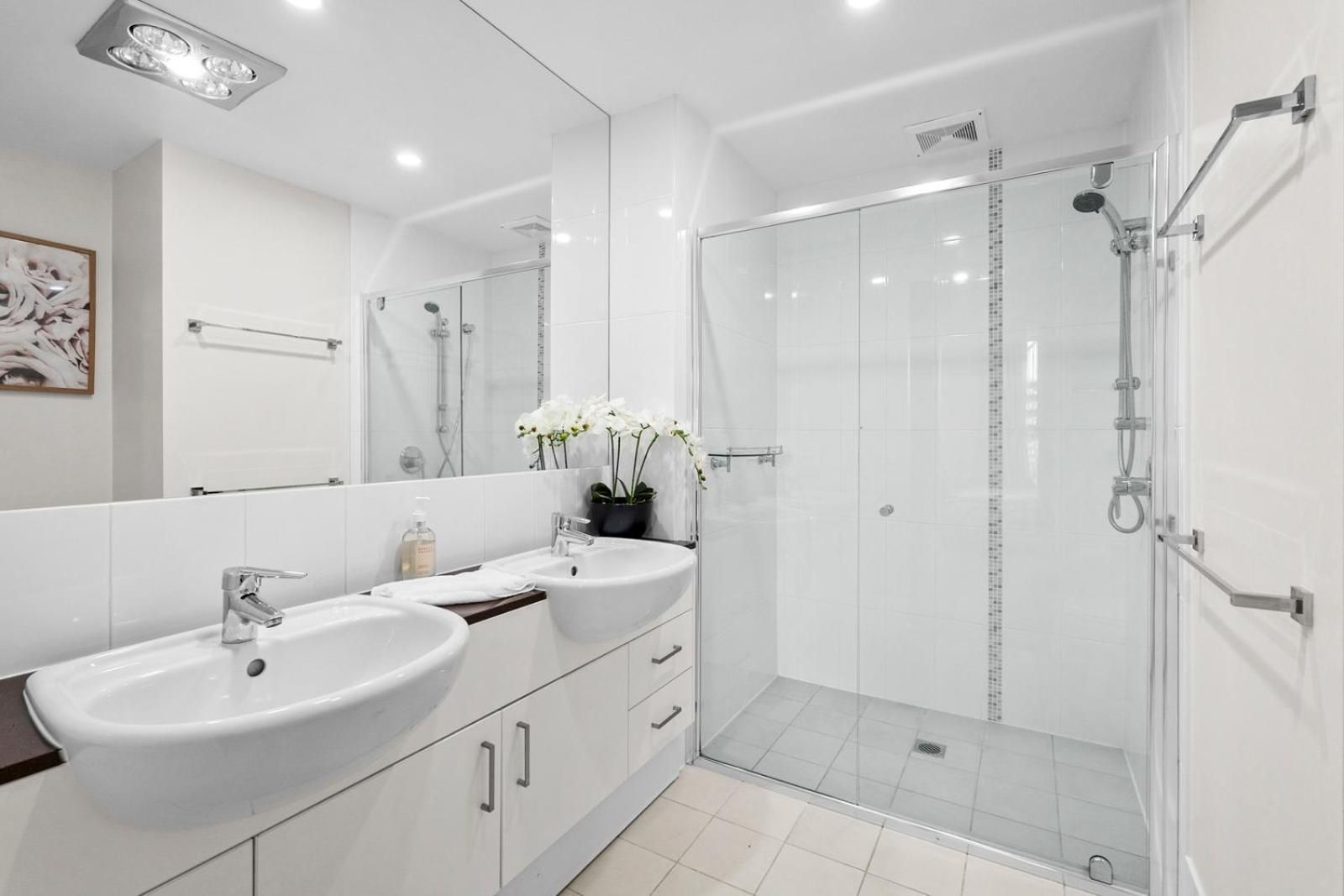 Two-Bedroom Apartment with Balcony and Terrace