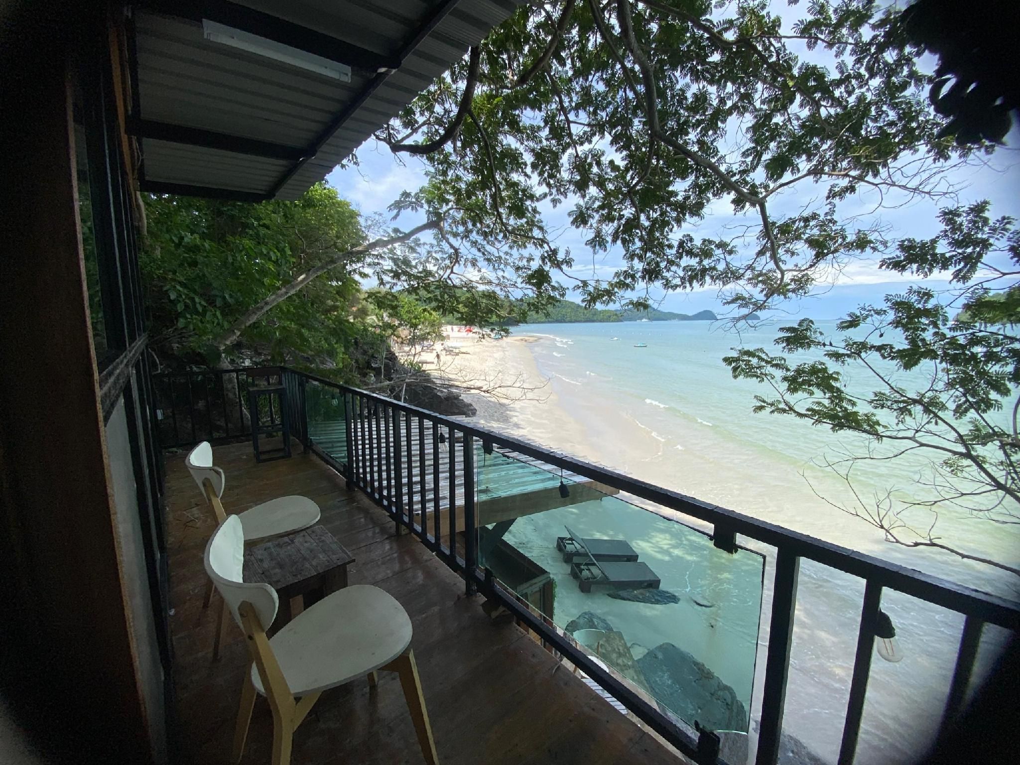 CenangHill Beachfront Treehouse 3