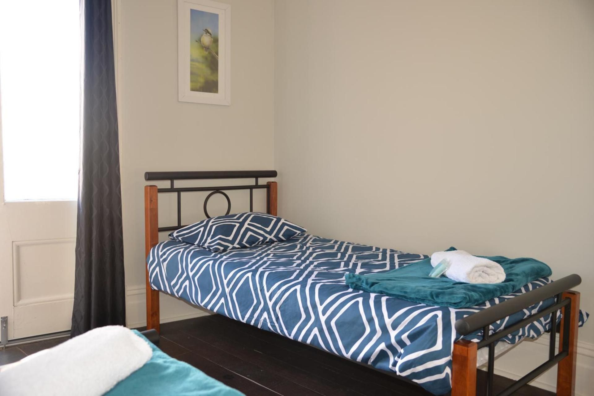 Geraldton Backpackers Single Room with Shared Bathroom